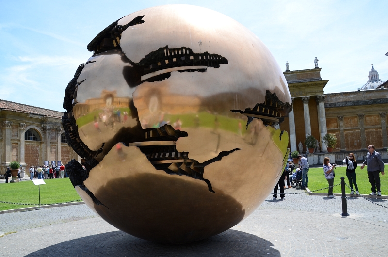 69-POmodoro art-Vatican courtyard